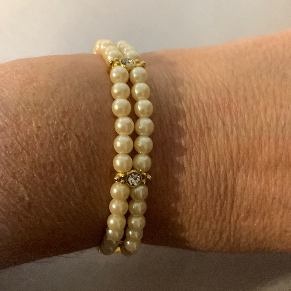 Vintage faux pearls and faux diamonds bracelet, feminine